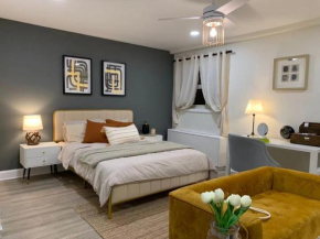 New Renovated Modern 2 BR Unit l Downtown ATL